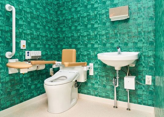 バリアフリーのトイレ設備