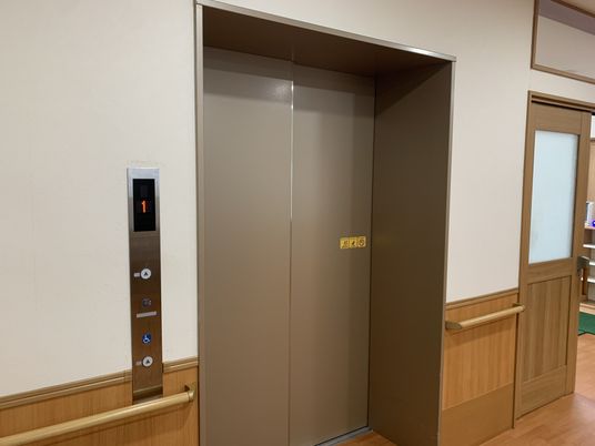 共用エレベーター