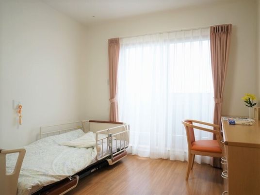 明るく清潔な居室空間