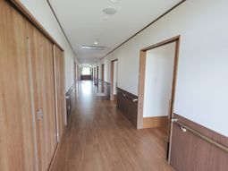 広々とした廊下