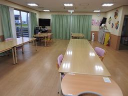 明るいダイニングスペース