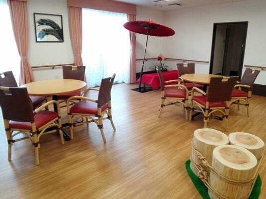 暖かみのある食堂空間
