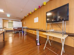 機能訓練室のテレビ周辺  