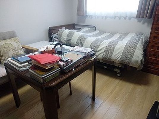 整頓された居室の一角