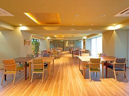 明るい食堂の風景