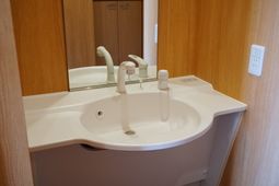 清潔な洗面台のアップ