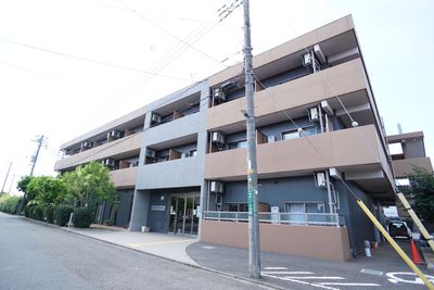 現代的な建物の外観