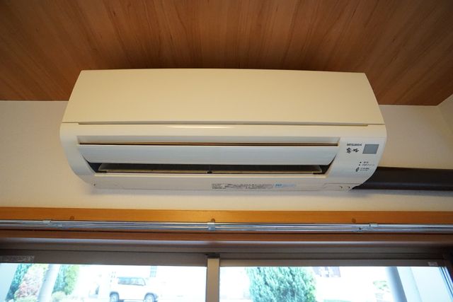 壁掛け型エアコン