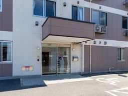 施設の正面玄関  