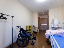 居室の一角と設備