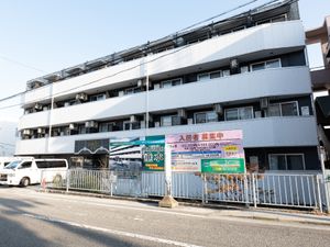 多階層の建物外観