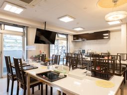 明るいダイニングスペース