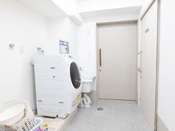 清潔な洗濯・トイレ空間