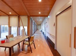 清潔感あふれる廊下