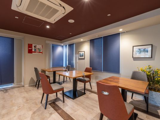 落ち着いた色合いのダイニング