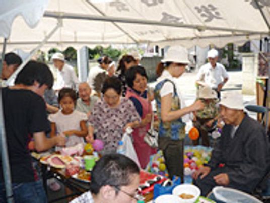 屋外でのイベント風景