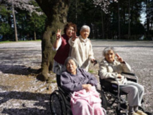 笑顔が溢れる庭の集合
