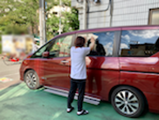車両の清掃作業