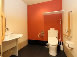 手すり付き洗面トイレ空間