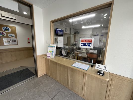 木目調の応接エリア