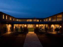 夕暮れ時の居室の光