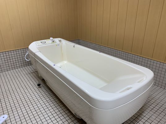 ゆったりとした浴室