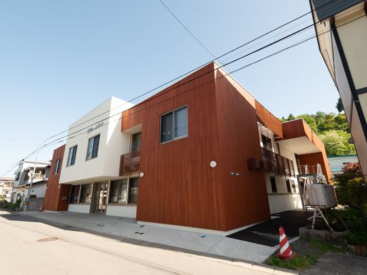 モダンな建物の外観