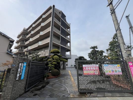 高層の外観