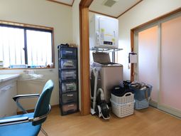 和室の一角と日用品