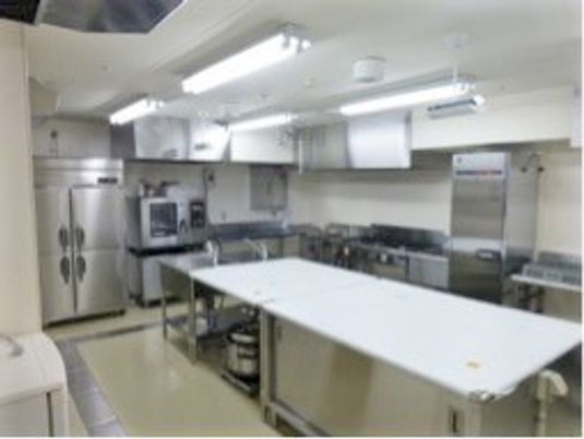 清潔な広いキッチン