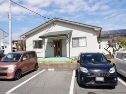 駐車場のある建物