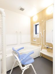 バリアフリー設計の浴室