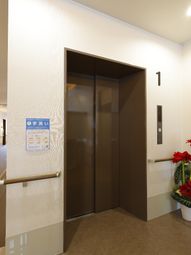 案内板と収納スペース