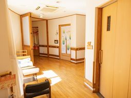 ゆったりした和室入口