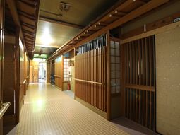和風の明るい廊下