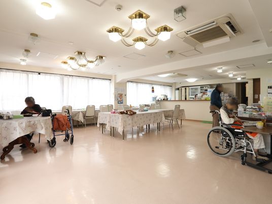 広々とした食堂空間