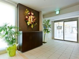 エントランスの植物飾り