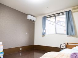 落ち着いた雰囲気の居室