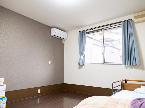 落ち着いた雰囲気の居室
