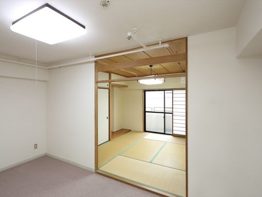 洋室と和室のある居室