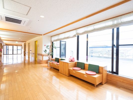 光あふれる廊下の様子