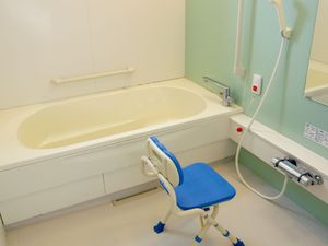 バリアフリーな浴室設備