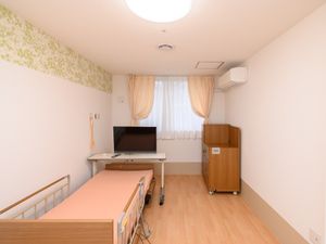 明るい個室の居室