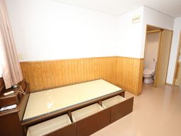 清潔な個室とトイレ