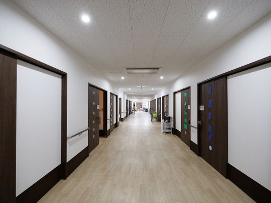 広々とした清潔な廊下