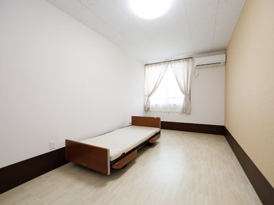 シンプルな個室の居室