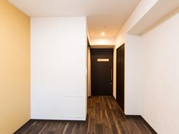 モダンな廊下の角度