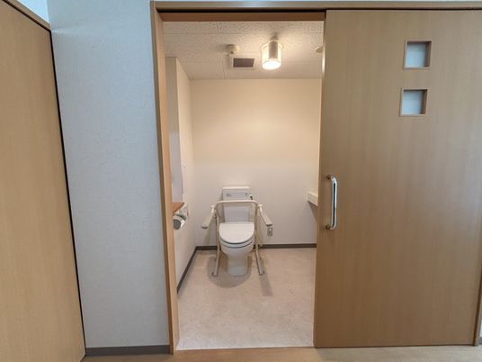 車椅子対応のトイレ