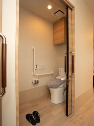 清潔感溢れるトイレスペース
