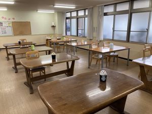 明るく整った室内